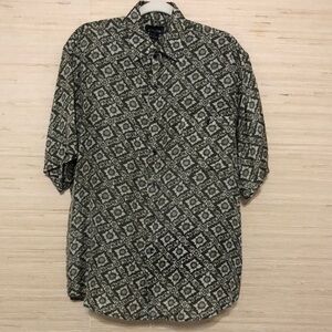 Men's Green Floral Pattern 100% Silk Button Up Short Sleeve Shirt size Medium